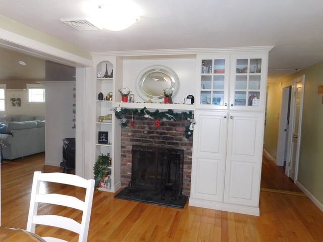 24 Chestnut Street, Grafton, MA 01519