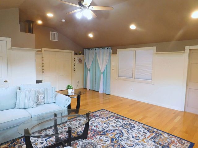 24 Chestnut Street, Grafton, MA 01519