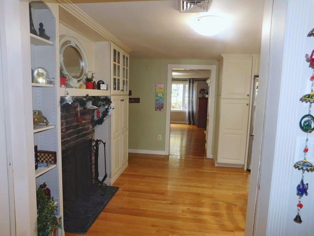 24 Chestnut Street, Grafton, MA 01519