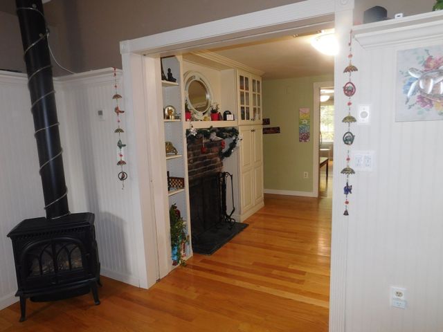 24 Chestnut Street, Grafton, MA 01519