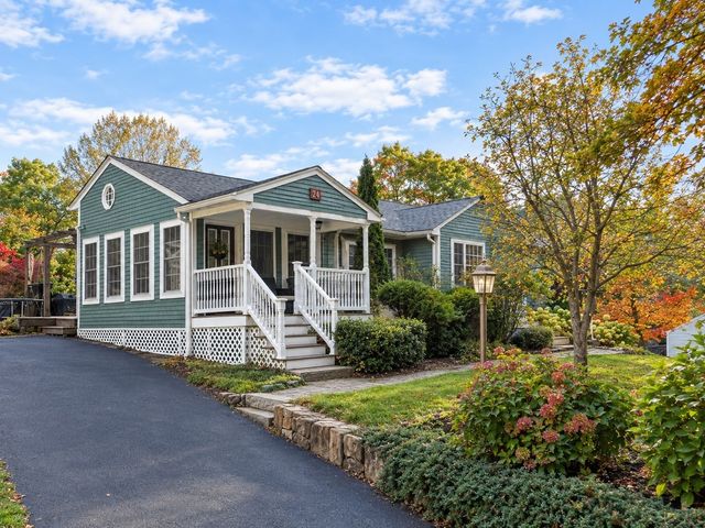 24 Chestnut Street, Grafton, MA 01519