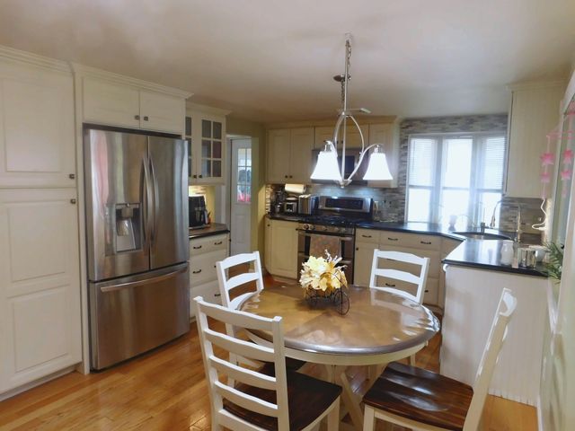 24 Chestnut Street, Grafton, MA 01519