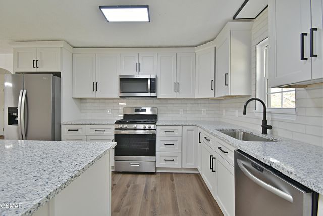 2913 Village Lane, Sevierville, TN 37862