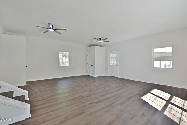 2913 Village Lane, Sevierville, TN 37862