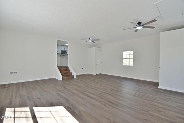 2913 Village Lane, Sevierville, TN 37862