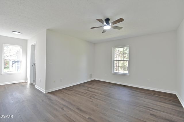 2913 Village Lane, Sevierville, TN 37862