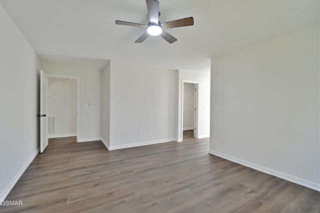 2913 Village Lane, Sevierville, TN 37862