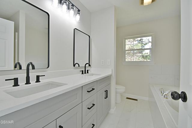 2913 Village Lane, Sevierville, TN 37862