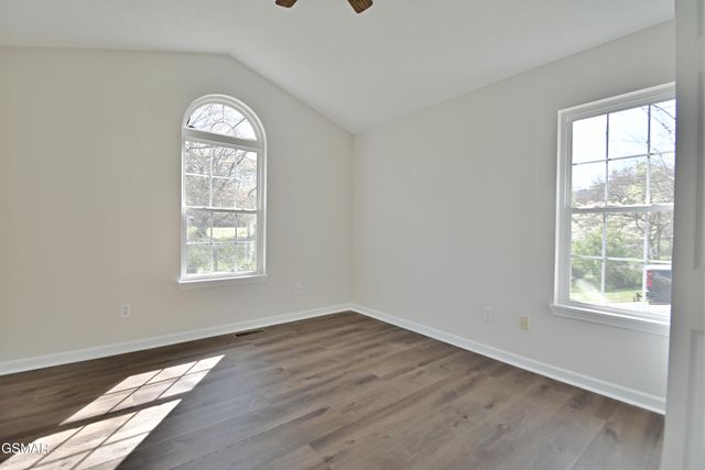 2913 Village Lane, Sevierville, TN 37862