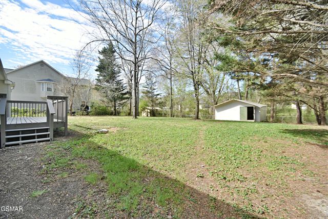 2913 Village Lane, Sevierville, TN 37862