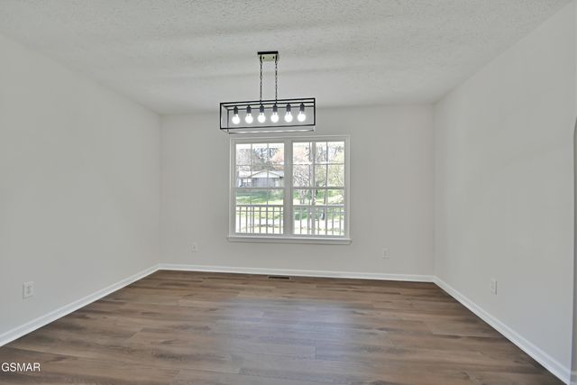 2913 Village Lane, Sevierville, TN 37862