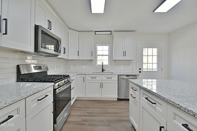 2913 Village Lane, Sevierville, TN 37862