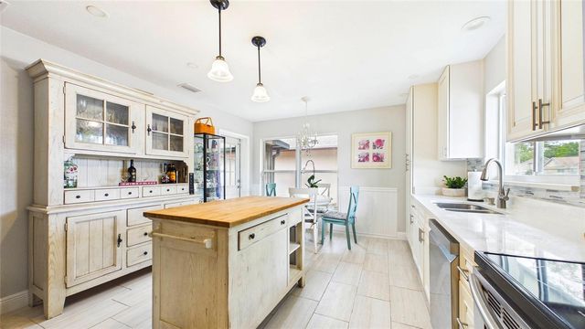 5909 BITTERWOOD COURT, Tampa, FL 33625