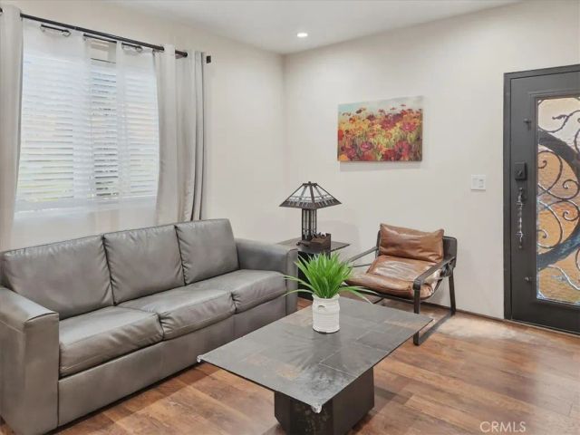 5047 Orrville Avenue, Woodland Hills, CA 91367