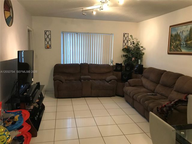 160 Royal Palm Road 215, Hialeah Gardens, FL 33016