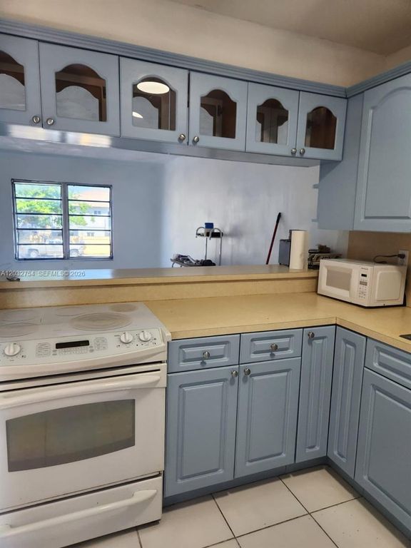 160 Royal Palm Road 215, Hialeah Gardens, FL 33016