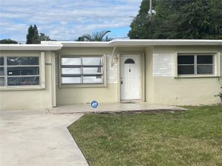 5805 Moseley St, Hollywood, FL 33021