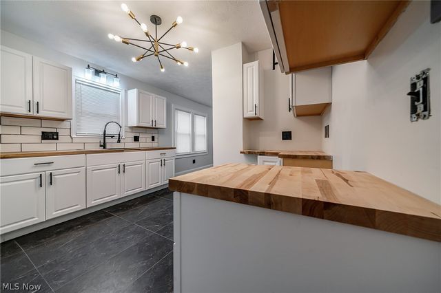 17005 Mapleboro Avenue, Maple Heights, OH 44137