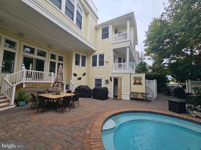 10 E 34TH, Long Beach Township, NJ 08008