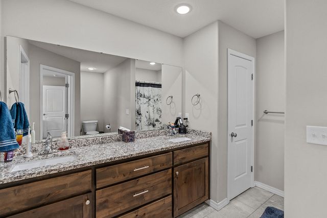 2122 N 21st Street, Ozark, MO 65721