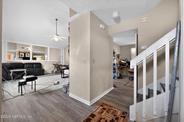 6450 SIERRA Drive, Jacksonville, FL 32244