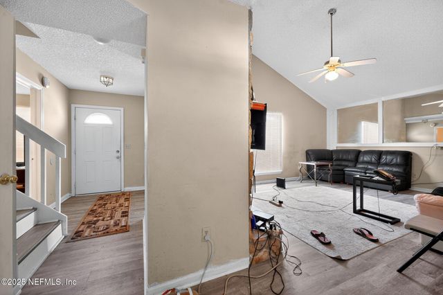 6450 SIERRA Drive, Jacksonville, FL 32244