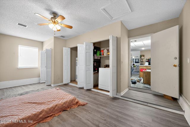 6450 SIERRA Drive, Jacksonville, FL 32244