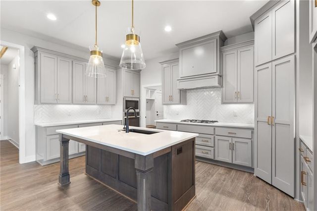 1128 SW Whitby Drive, Lee's Summit, MO 64083