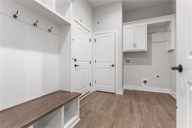 1128 SW Whitby Drive, Lee's Summit, MO 64083