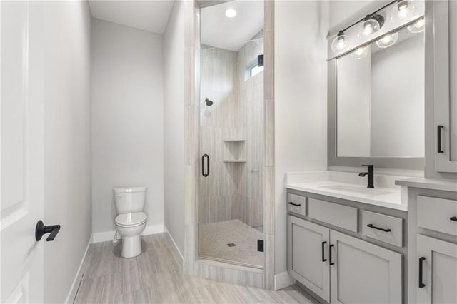 1128 SW Whitby Drive, Lee's Summit, MO 64083