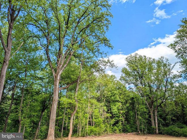 3964 HIDDEN VALLEY LN, Linden, VA 22642