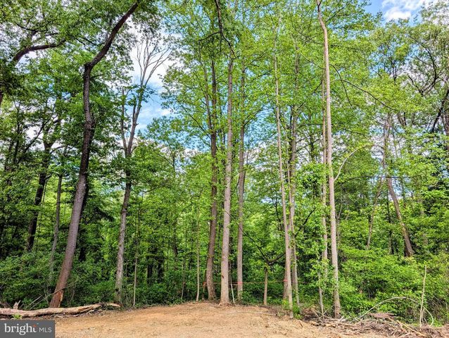 3964 HIDDEN VALLEY LN, Linden, VA 22642