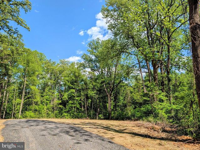 3964 HIDDEN VALLEY LN, Linden, VA 22642