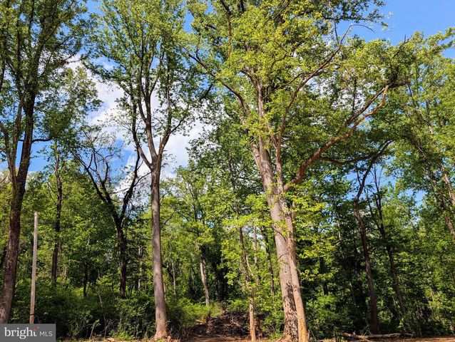 3964 HIDDEN VALLEY LN, Linden, VA 22642