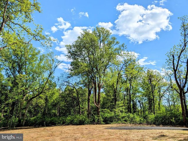 3964 HIDDEN VALLEY LN, Linden, VA 22642