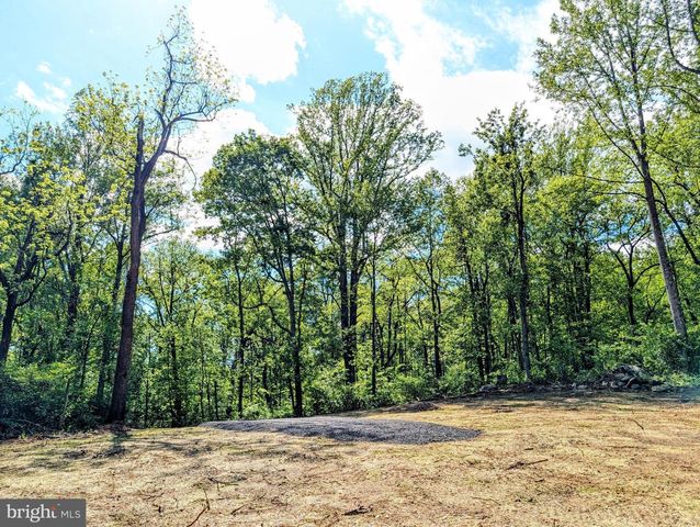 3964 HIDDEN VALLEY LN, Linden, VA 22642