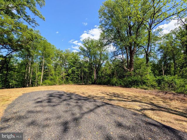 3964 HIDDEN VALLEY LN, Linden, VA 22642