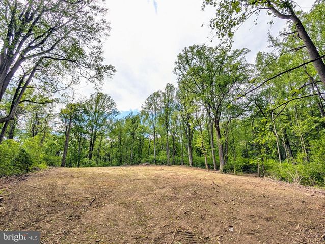 3964 HIDDEN VALLEY LN, Linden, VA 22642