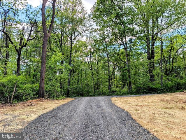 3964 HIDDEN VALLEY LN, Linden, VA 22642