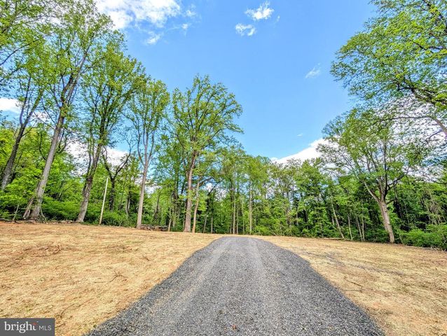 3964 HIDDEN VALLEY LN, Linden, VA 22642