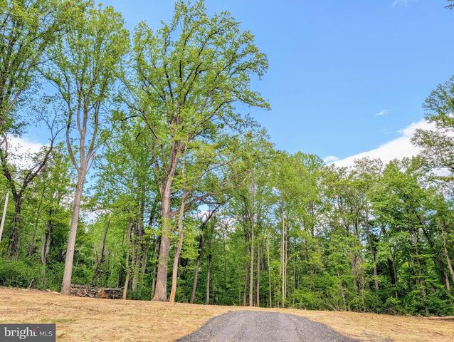 3964 HIDDEN VALLEY LN, Linden, VA 22642