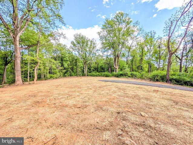 3964 HIDDEN VALLEY LN, Linden, VA 22642