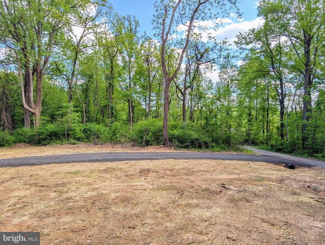 3964 HIDDEN VALLEY LN, Linden, VA 22642