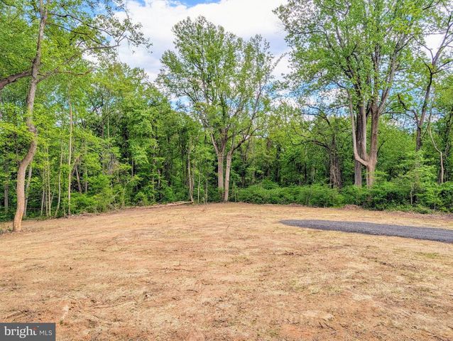 3964 HIDDEN VALLEY LN, Linden, VA 22642