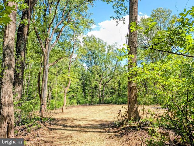 3964 HIDDEN VALLEY LN, Linden, VA 22642