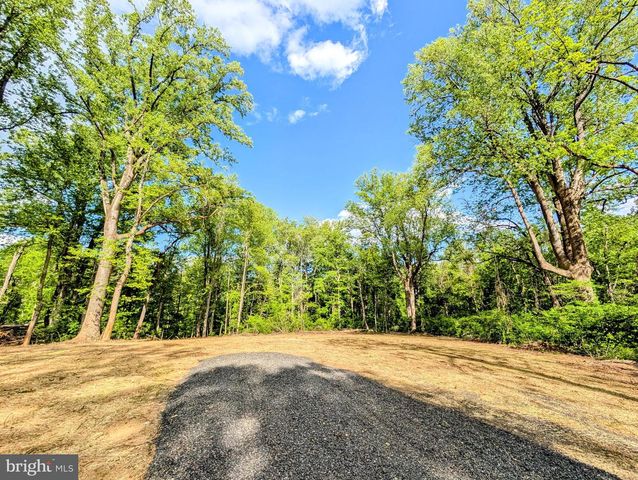 3964 HIDDEN VALLEY LN, Linden, VA 22642