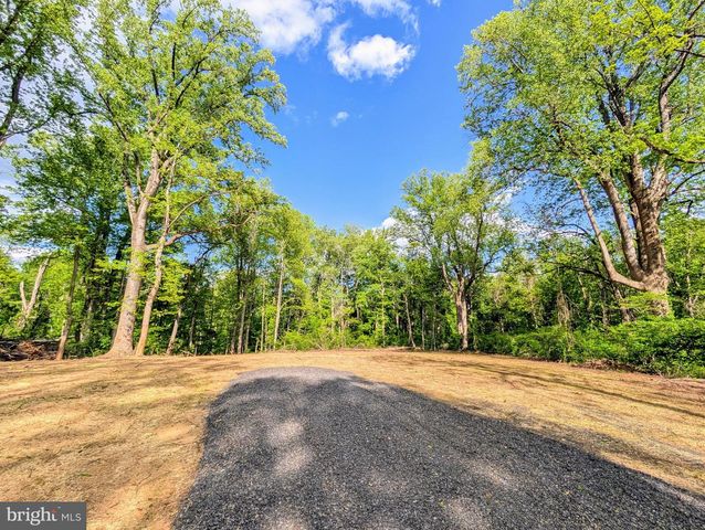 3964 HIDDEN VALLEY LN, Linden, VA 22642