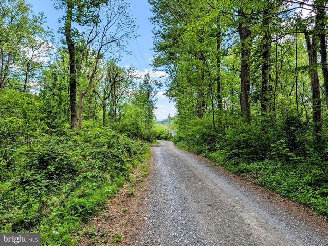 3964 HIDDEN VALLEY LN, Linden, VA 22642