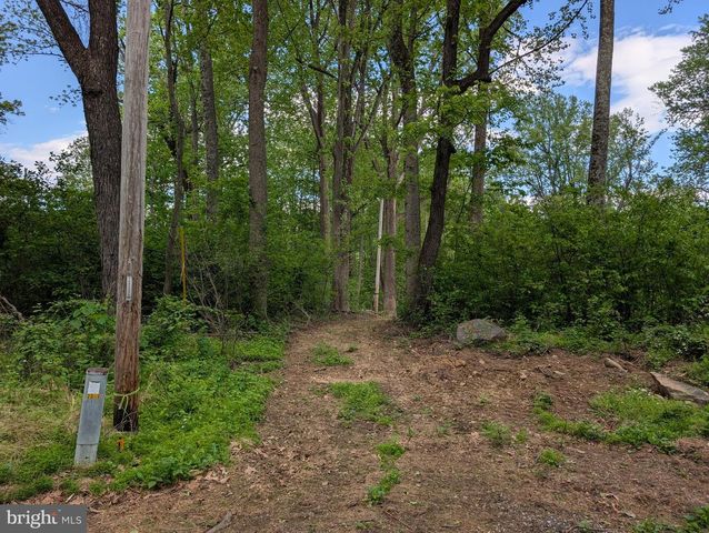 3964 HIDDEN VALLEY LN, Linden, VA 22642