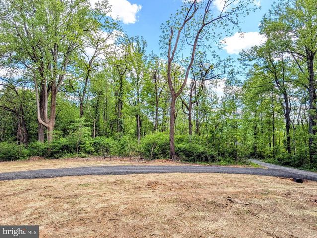 3964 HIDDEN VALLEY LN, Linden, VA 22642